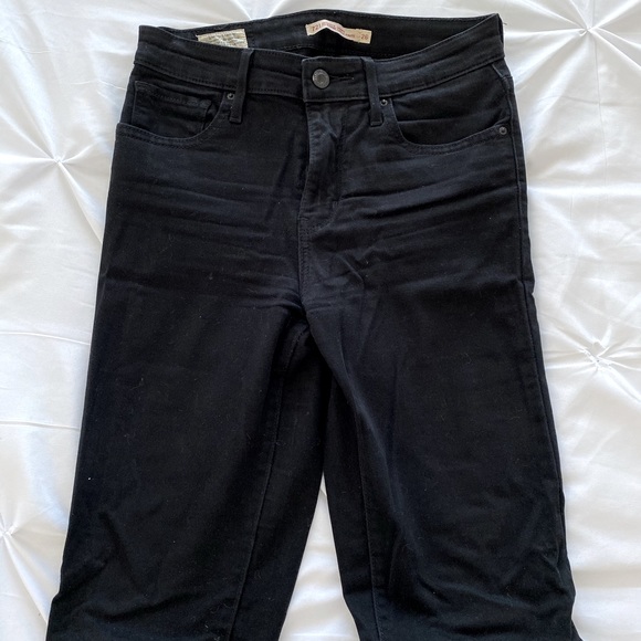 Levi’s 721 high rise black skinny jean - Picture 2 of 4
